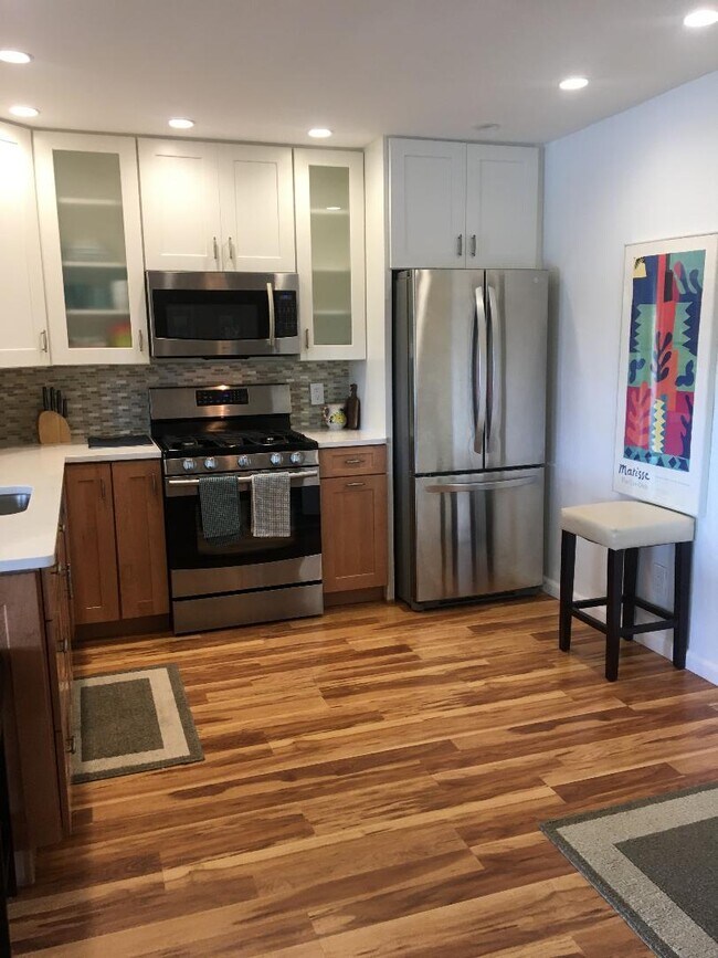 396 Larkspur Plaza Dr Unit 396, Larkspur, CA 94939 Condo for Rent in