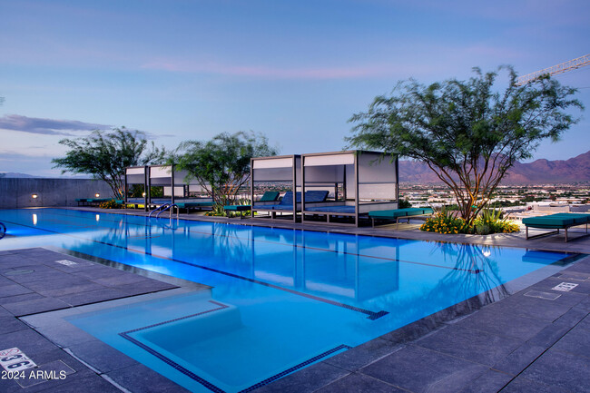 Foto del edificio - 7120 E Kierland Blvd