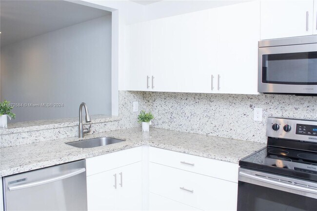 Building Photo - 7865 Camino Real