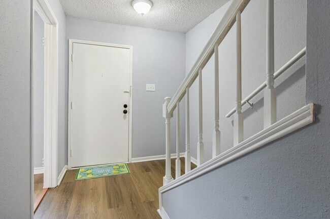 Building Photo - 14447 Misty Meadow Ln