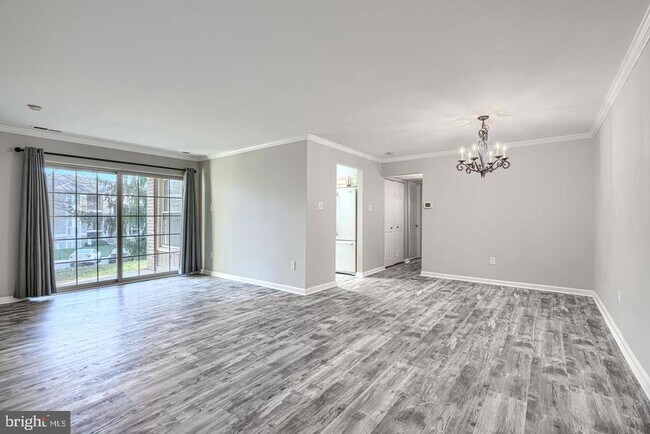 Building Photo - 201 Star Pointe Ct