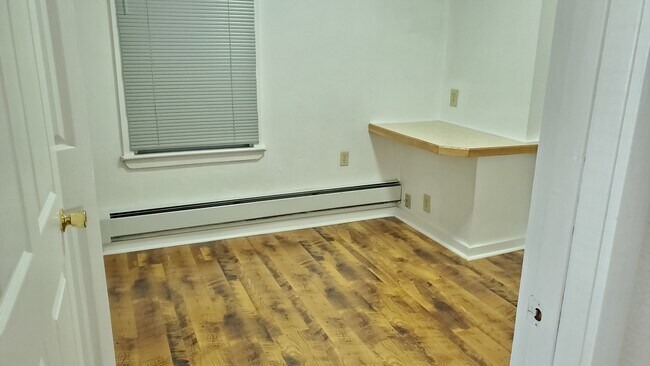 Foto del edificio - 612 W Silver St