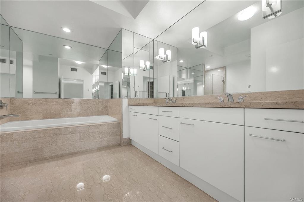 Foto principal - 13600 Marina Pointe Dr