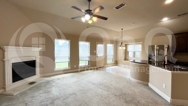 Foto del edificio - 1705 Fair Oaks Ln