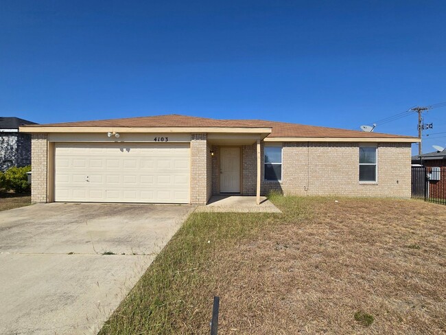 Building Photo - BIG PRICE REDUCTION - AVAILABLE NOW!