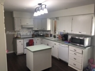 Foto del edificio - Great Three Bedroom in a Four Family Building