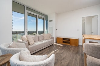 Building Photo - 8 Eglinton Ave E