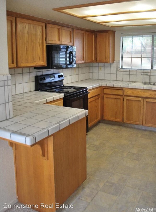 Foto del edificio - 2305 Manor Oak Dr