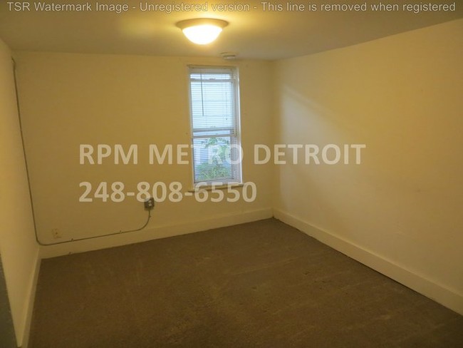 Foto del edificio - Cute 1 Bedroom Converted Garage Apartment