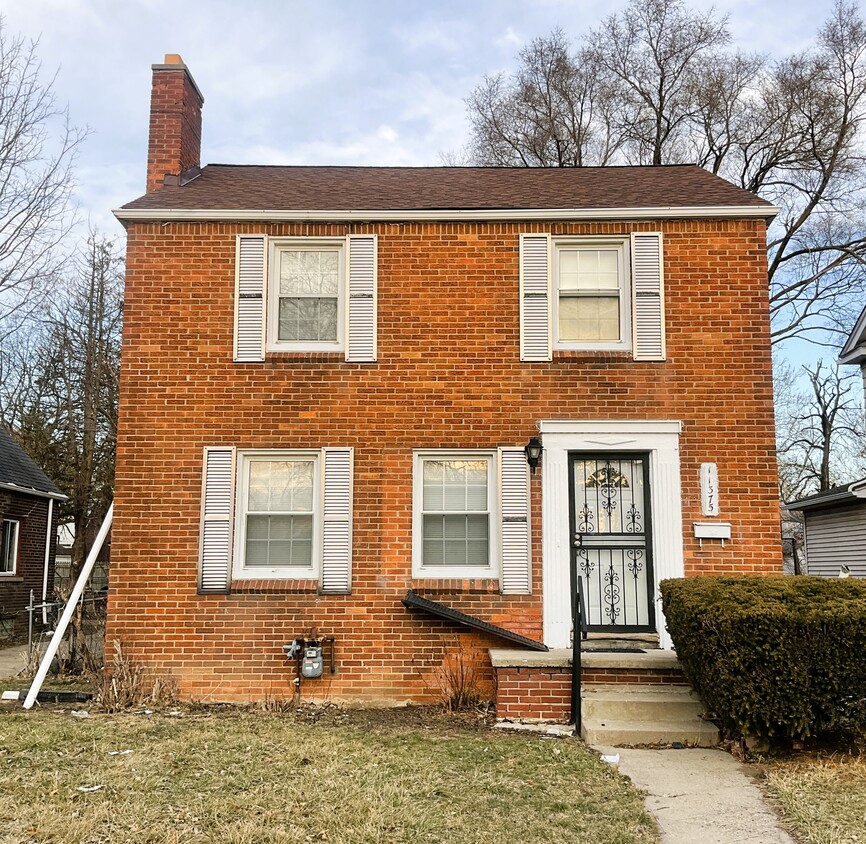 Foto principal - 11375 Roxbury St