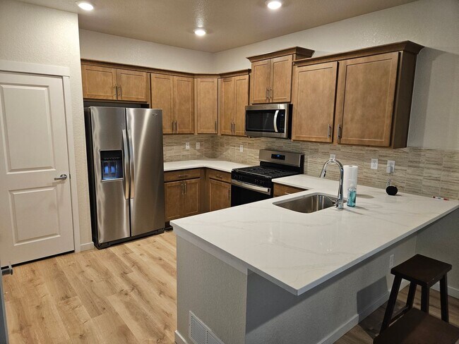 Foto del edificio - Stunning Brand New Home Close To Lowry & DIA