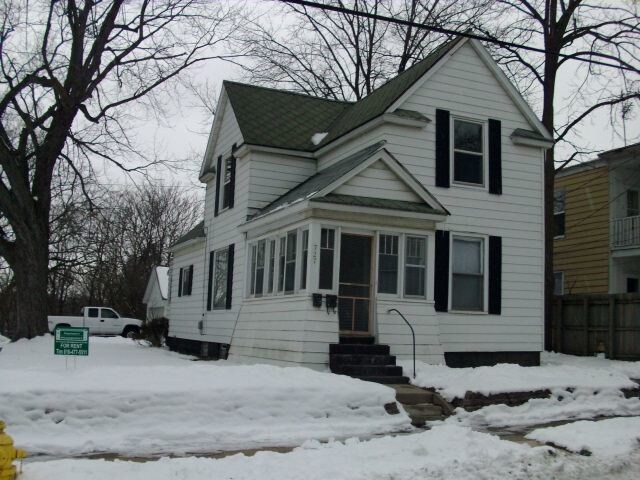 Building Photo - 3 br, 1 bath Duplex - Sinclair 727-1