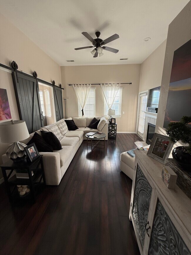 Foto del edificio - 998 Shetland Ln