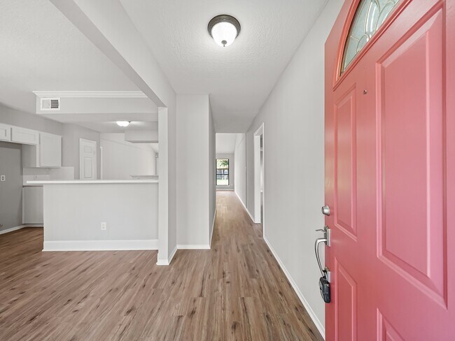 Foto del edificio - 327 Muirwood Ln
