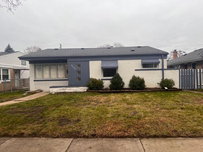 Building Photo - 8209 Harding Ave