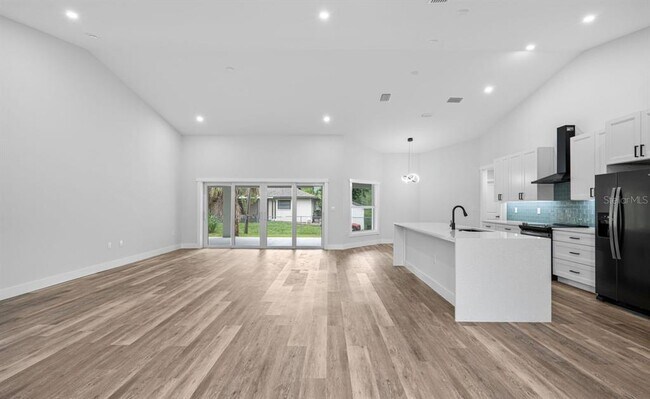 Foto del edificio - 12235 Hernando Rd