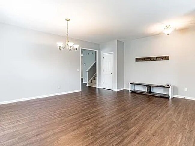 Foto del edificio - Stunning 3BD, 2.5BA Raleigh Home in the Prestigious Eagle Ridge Golf Community with Premier Ameni...