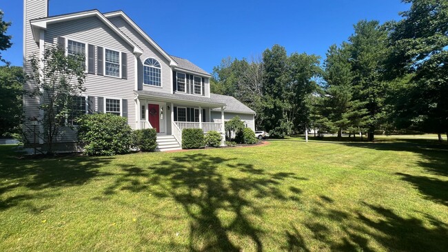 Building Photo - Luxury 3BR Home with Pool, Hot Tub, and Up...