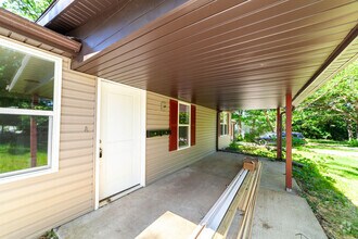 Building Photo - 1106 Marygene St