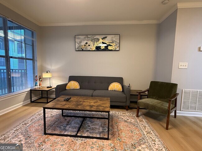 Building Photo - 211 North Ave