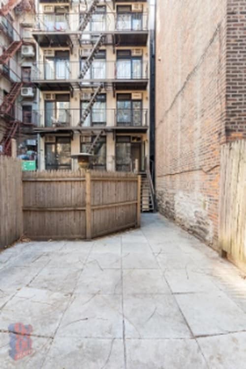 Primary Photo - 87 Clinton St