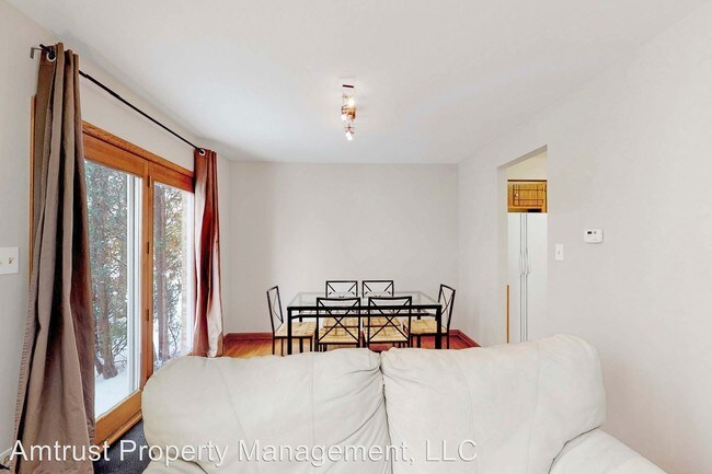 Foto del edificio - 2 br, 1.5 bath House - 19613 Cambridge Dr.