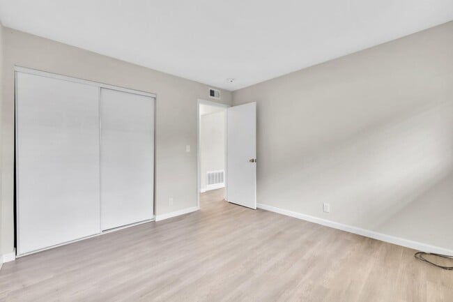 Building Photo - 5486 Tradewinds Walkway