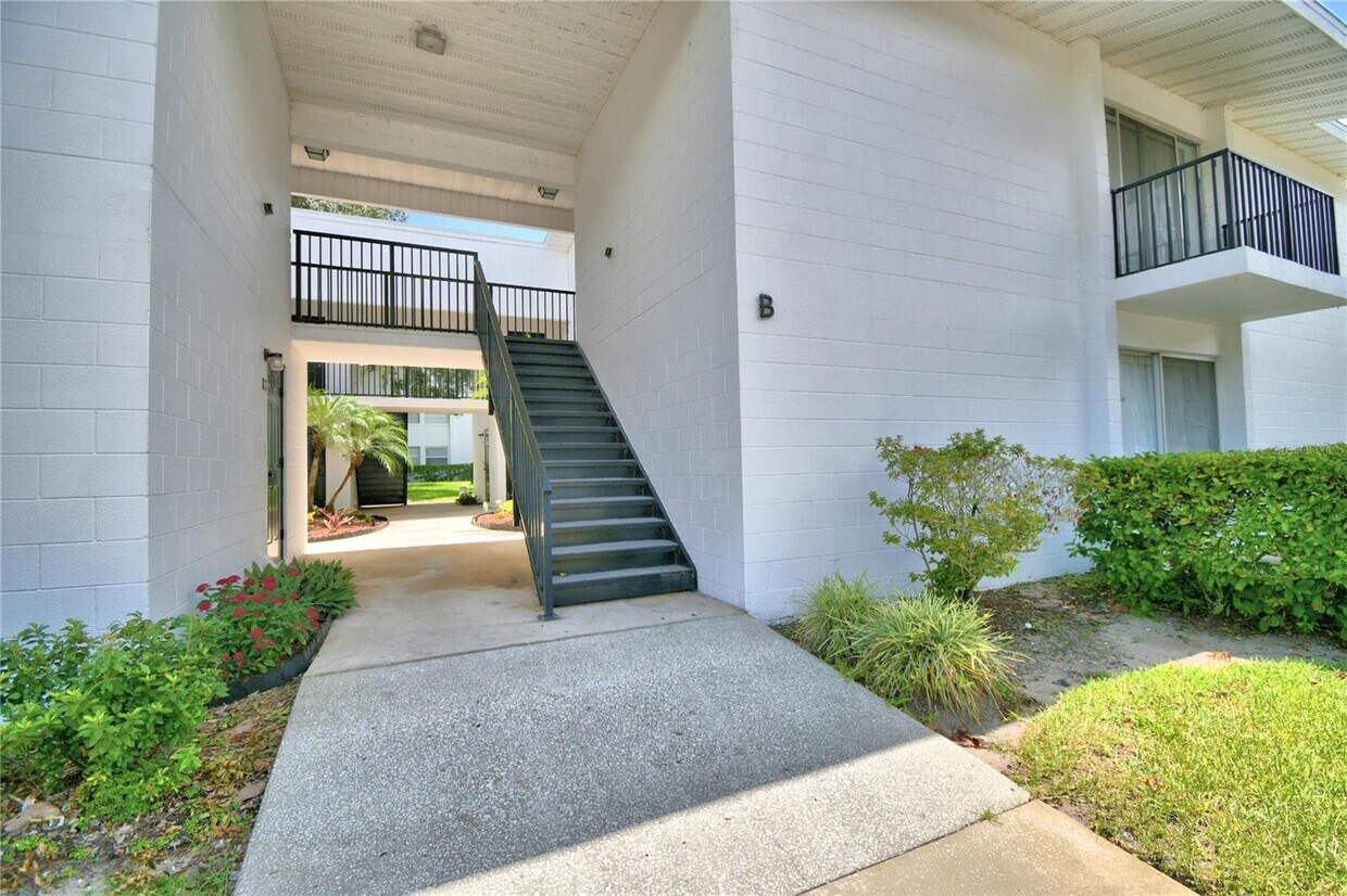 1550 11th St NE Unit B6, Winter Haven, FL 33881 Condo for Rent in