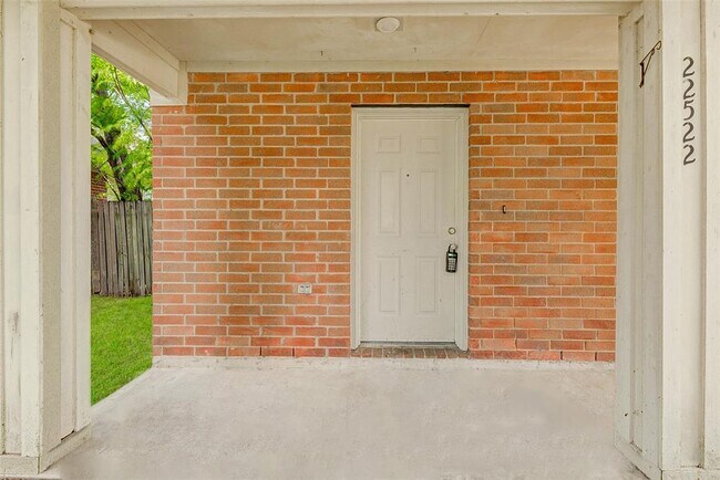 Foto del edificio - 22522 Heather Way Ct
