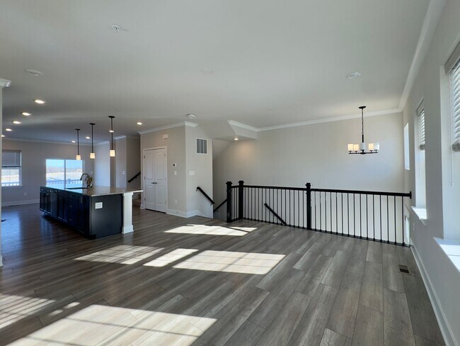 Foto del edificio - Charming 3 Bedroom/2 Bathroom/2 Half Bath Townhome in Windsor Mill, MD!