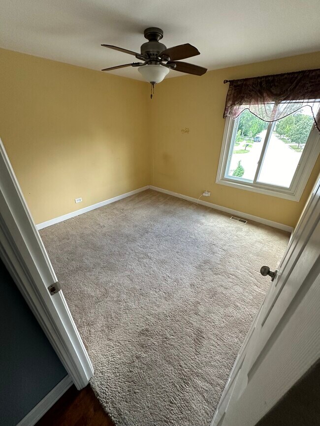 Building Photo - 1073 Oakwood Ct