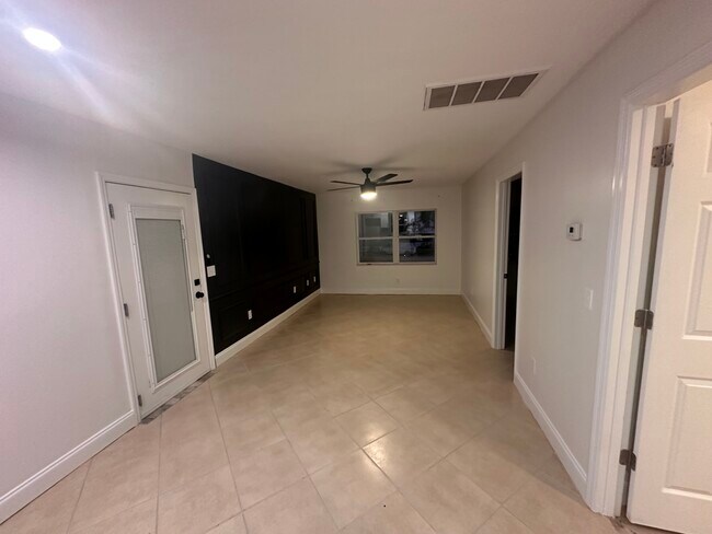 Foto del edificio - 6704 N Elizabeth St
