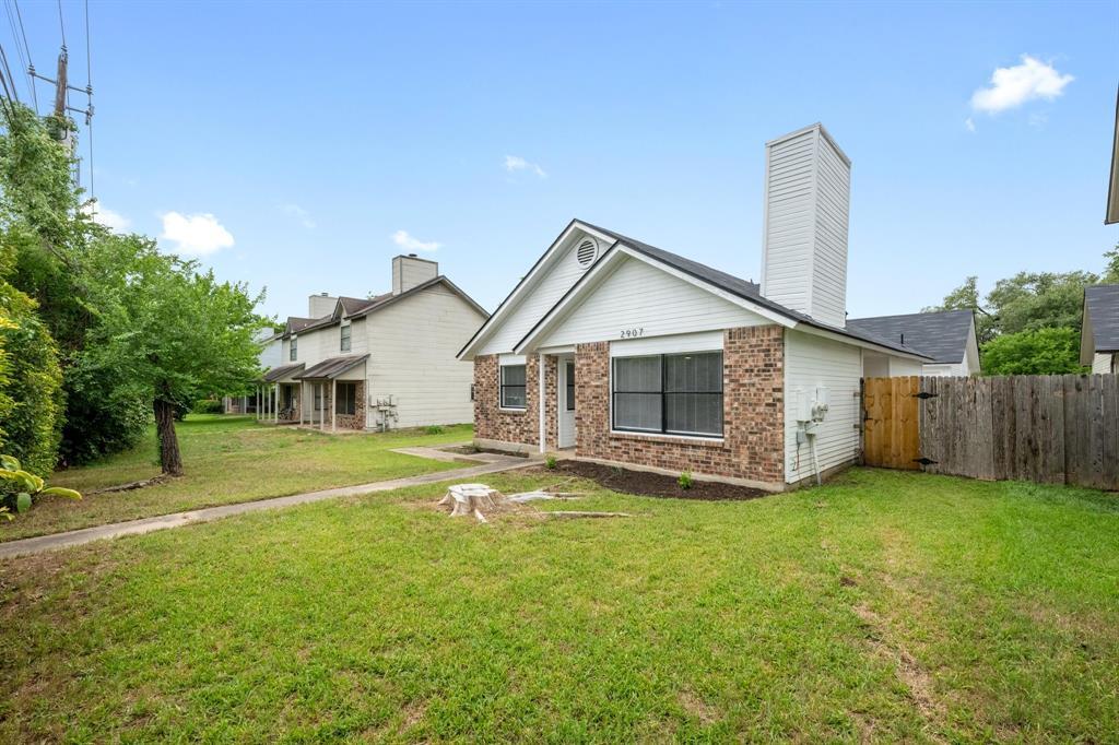 Primary Photo - 2907 W Slaughter Ln