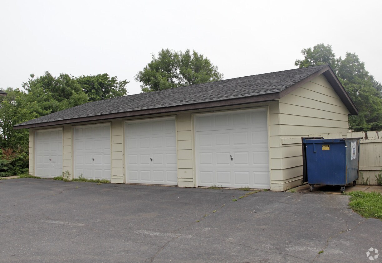 Building Photo - 16165 Joplin Ave
