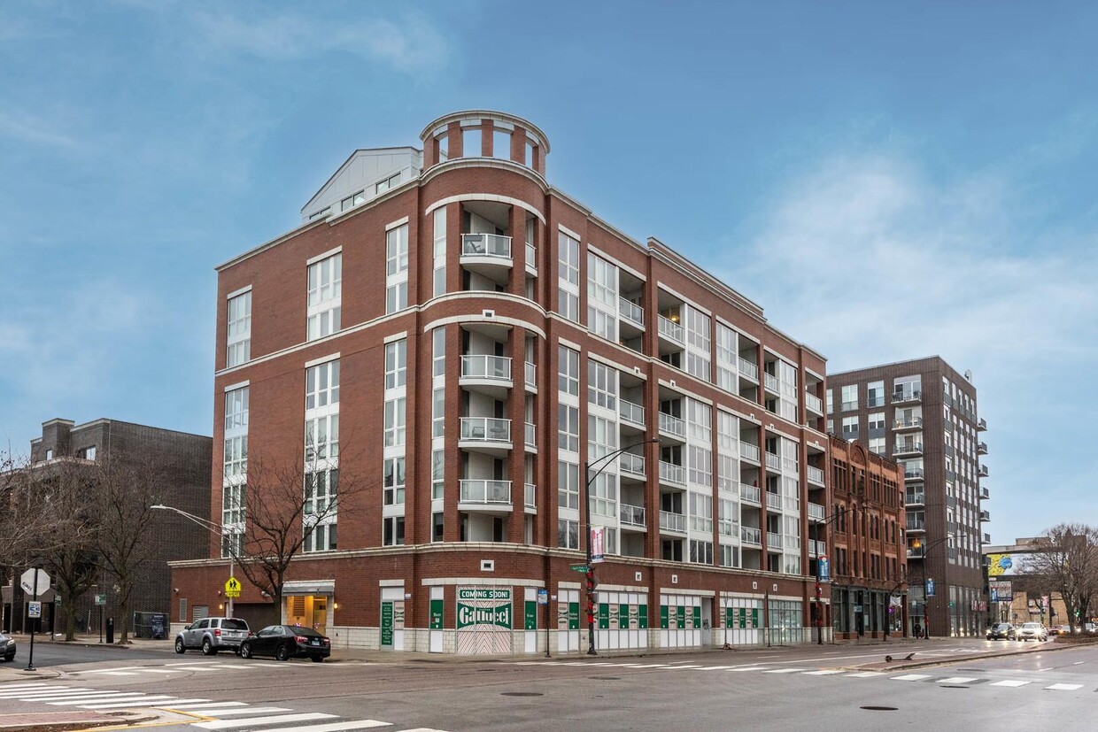 Foto principal - 1552 N North Park Avenue Unit 707