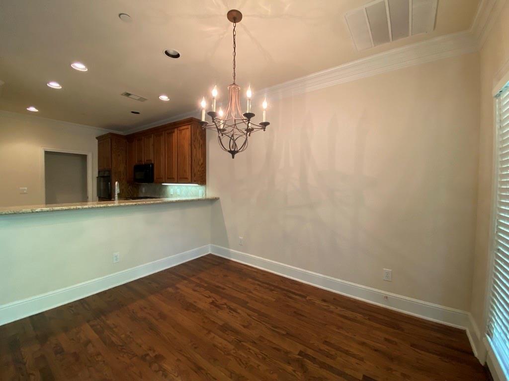 Building Photo - 14871 Towne Lake Cir
