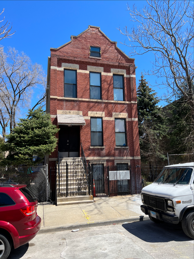 Building Photo - 2017 S Throop St