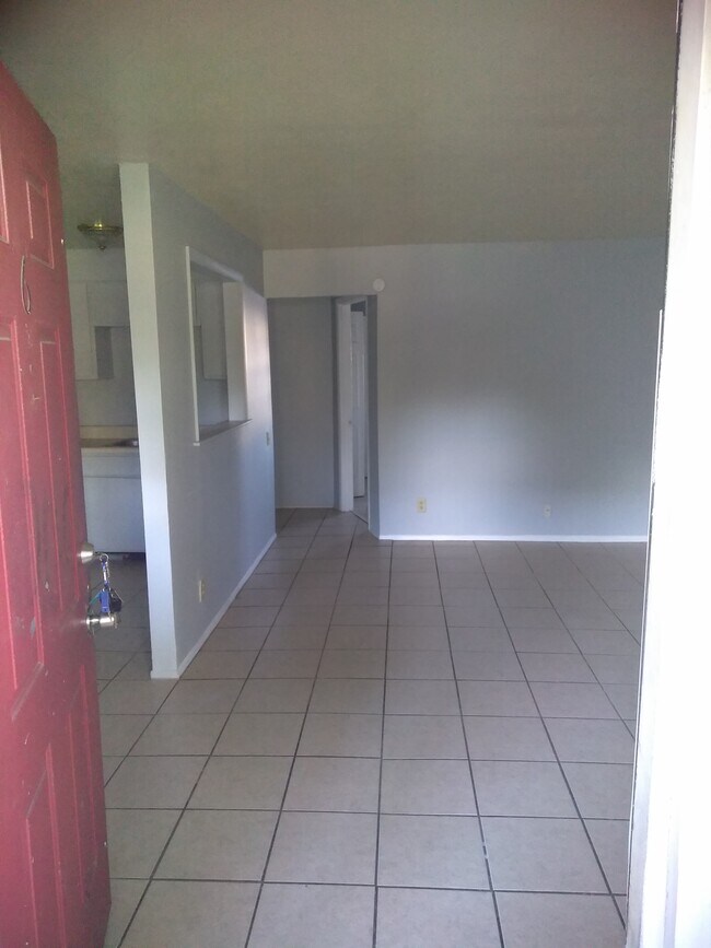 Building Photo - 1040 Bert Rd