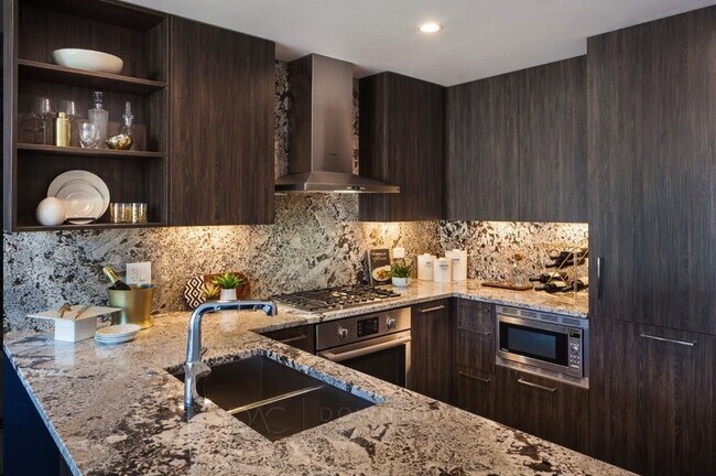 Foto del edificio - 678 N Orleans St
