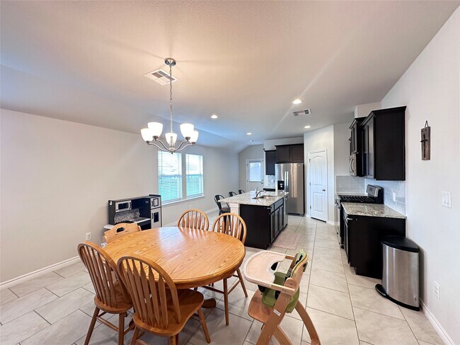 Foto del edificio - 7649 Herd Rider Ln
