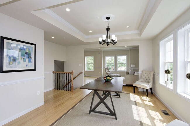 Foto del edificio - Gorgeous and Spacious Renovated 4br/3.5ba ...