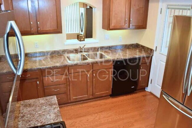 Foto del edificio - 2119 E Water St