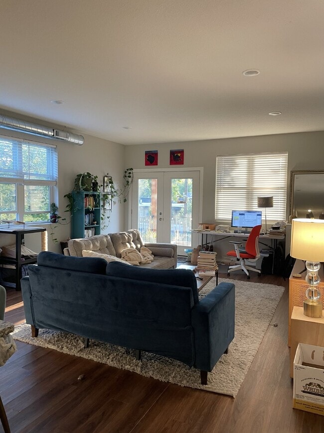 Building Photo - Stunning sunsets on private balcony 2 bed ...