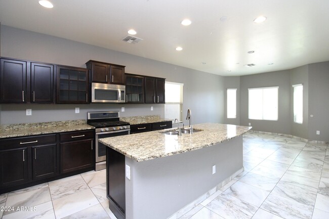 Foto del edificio - 10769 W Saddlehorn Rd