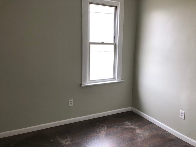 Bedroom - 195 N 16th St