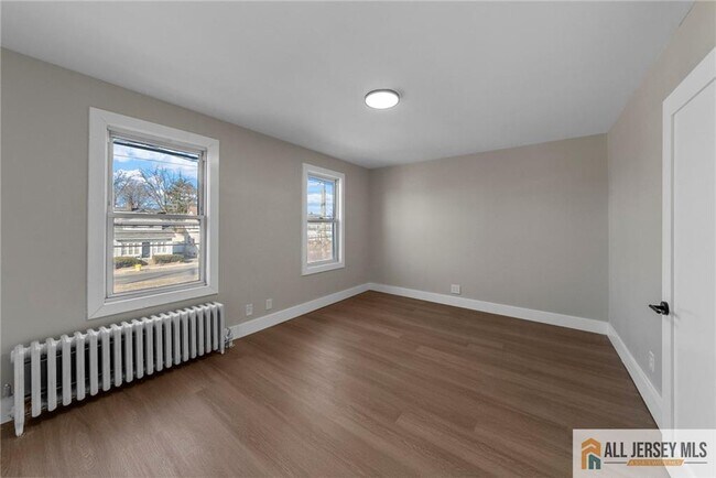 Foto del edificio - 1608 Brunswick Ave