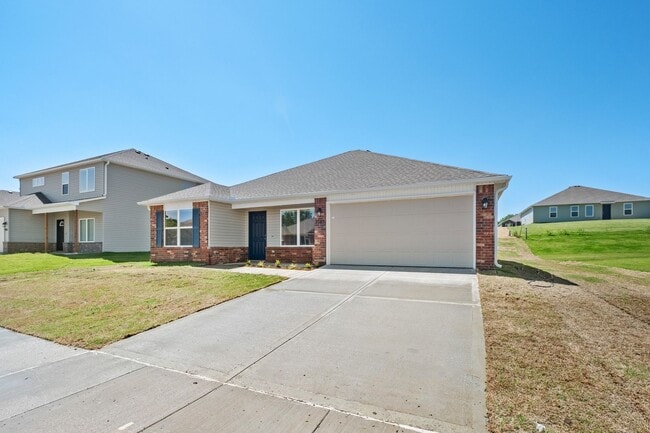 Building Photo - Charming 4-Bedroom Home in Fayetteville!