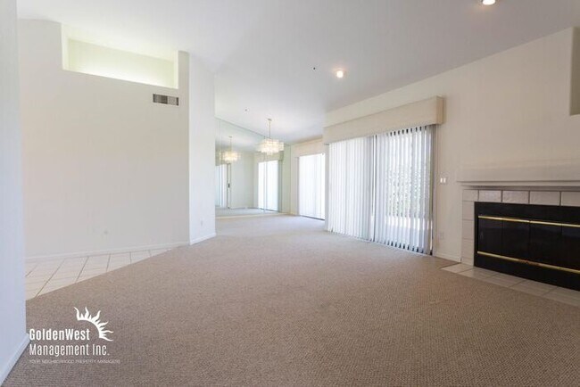 Foto del edificio - 10222 N 105th Way