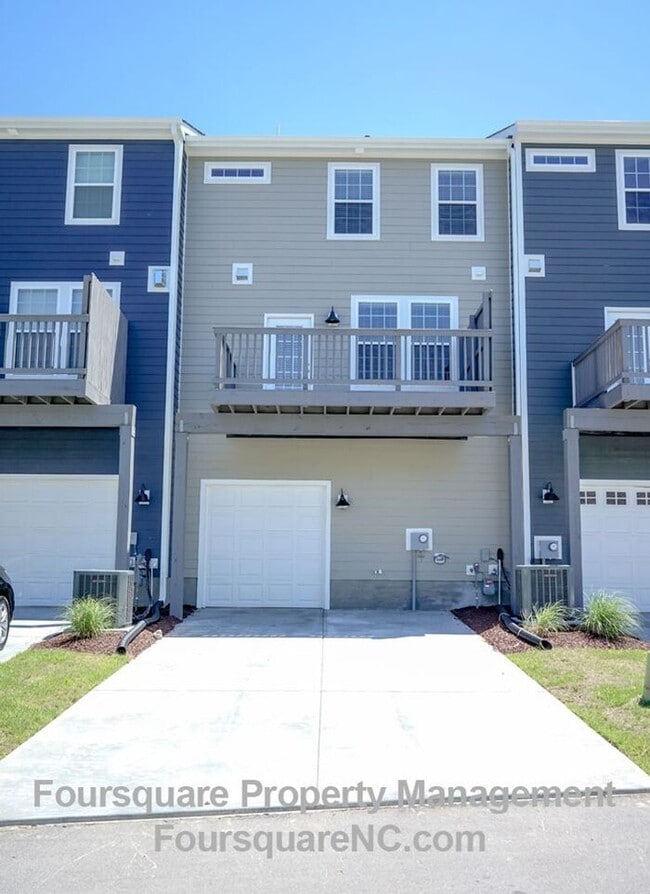 Building Photo - Modern 3-Story Townhome with Entry-Level Bonus Room, Back Deck & Garage , Community Pool in North...