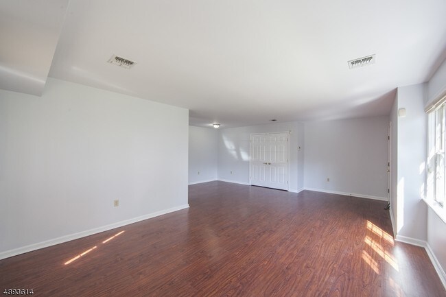 Foto del edificio - 179 Roseland Ave